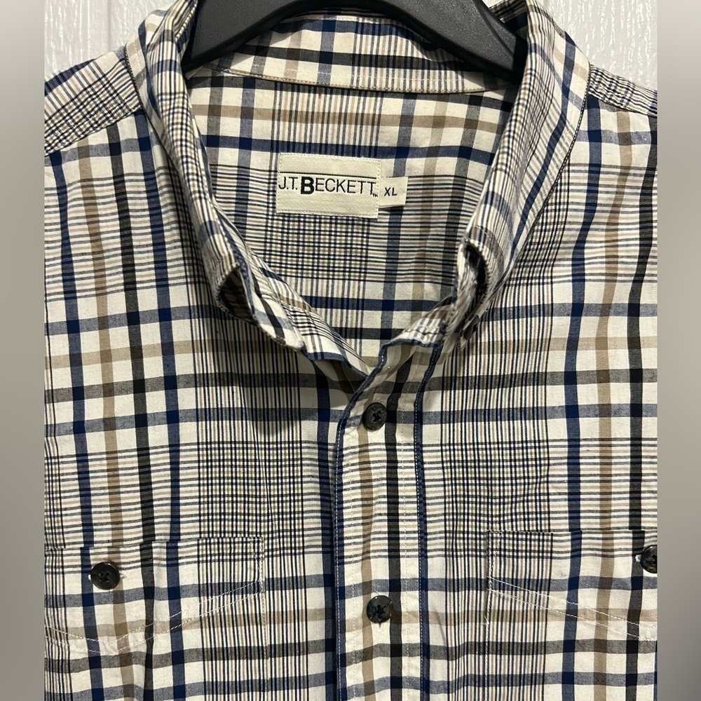 J.T. BECKETT size xl shirt sleeve button up plaid shirt